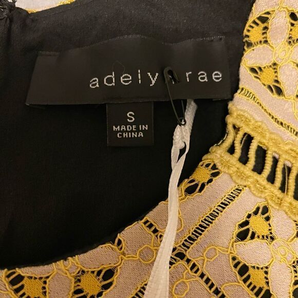 Adelyn Rae Lace Short Dress Size S - Picture 7 of 7